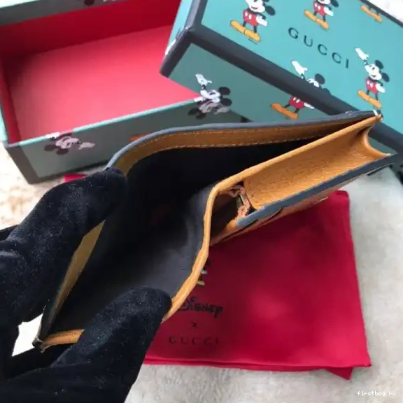 First bag ru GG Card Disney Gucci Holder x 0603